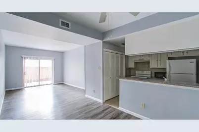 11711 Memorial Drive #611, Houston, TX 77024 - Photo 10