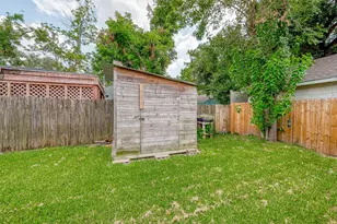 917 Adele St, Houston, TX 77009 - Photo 22