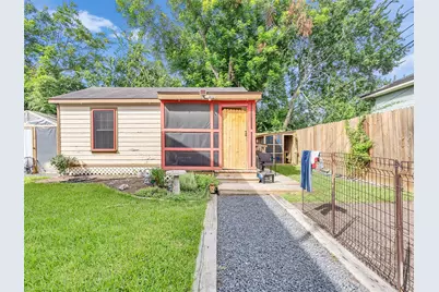 1406 Elliott Street, Houston, TX 77023 - Photo 32
