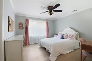 7623 Fairdale Ln, Houston, TX 77063 - Photo 14