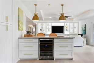 7623 Fairdale Ln, Houston, TX 77063 - Photo 6