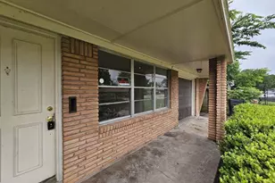 205 W Rittenhouse St, Houston, TX 77076 - Photo 2