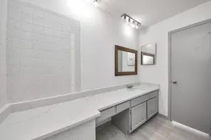 8055 Cambridge St, Houston, TX 77054 - Photo 32