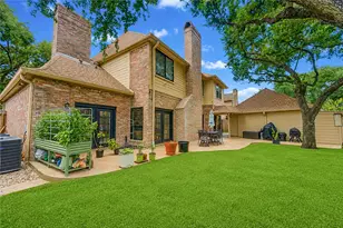 18 Hickory Shadows Dr, Houston, TX 77055 - Photo 34