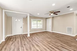 2226 Rainbow Dr, Houston, TX 77023 - Photo 2