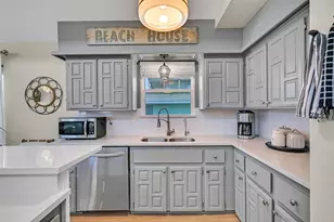 4110 Maison Rouge Ct, Galveston, TX 77554 - Photo 18