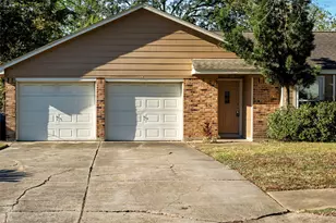 408 Travis St, Webster, TX 77598 - Photo 2