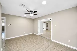 5406 Yorkwood St, Houston, TX 77016 - Photo 8