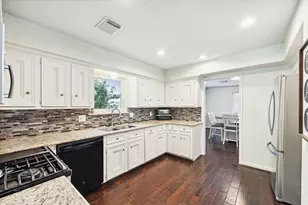 302 Houghton Rd, Katy, TX 77450 - Photo 12