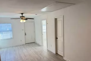 5217 Malmedy Rd, Houston, TX 77033 - Photo 8