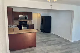 5728 Sylvia Dr, Galveston, TX 77551 - Photo 6