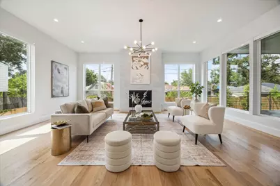 2202 Hewitt Drive, Houston, TX 77018 - Photo 4