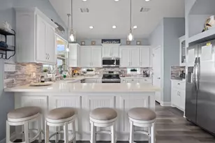 882 Townsend Dr, Crystal Beach, TX 77650 - Photo 8