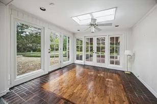 626 Rocky River Rd, Houston, TX 77056 - Photo 10