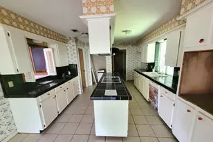 8420 Plantation Dr, Texas City, TX 77591 - Photo 10