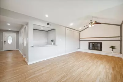 4460 W Cypress Villas Drive, Houston, TX 77379 - Photo 2