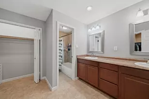 2819 Heritage Colony Dr, Webster, TX 77598 - Photo 10
