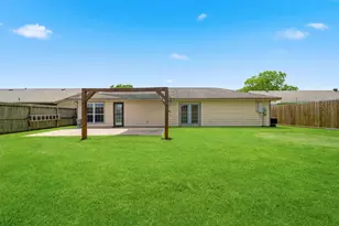 2819 Heritage Colony Dr, Webster, TX 77598 - Photo 16