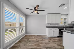 2819 Heritage Colony Dr, Webster, TX 77598 - Photo 4