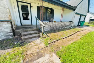 304 North St, Baytown, TX 77520 - Photo 12