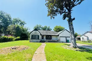 304 North St, Baytown, TX 77520 - Photo 4