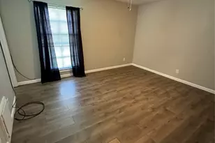 9902 Valley Sun Dr, Houston, TX 77078 - Photo 8