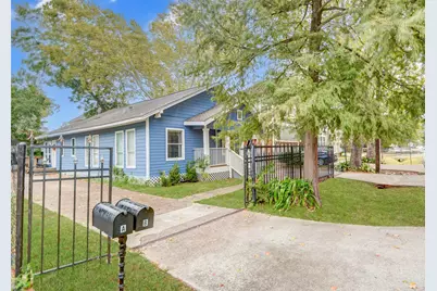 711 W 10th Street #A, Houston, TX 77008 - Photo 2