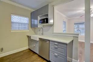 711 W 10th St, Houston, TX 77008 - Photo 8