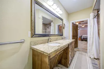 316 N Ranch House Road, Angleton, TX 77515 - Photo 16