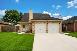 316 N Ranch House Rd, Angleton, TX 77515 - Photo 1