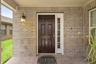 7622 Crestbrook Manor Ln, Cypress, TX 77433 - Photo 2