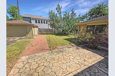 10806 Inwood Drive, Houston, TX 77042 - Photo 30
