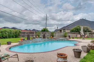 5007 Jade Cove Ct, Sugar Land, TX 77479 - Photo 2