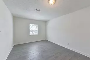 8229 Carolwood Dr, Houston, TX 77028 - Photo 14