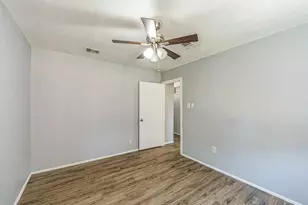 419 Pamela Dr, Baytown, TX 77521 - Photo 14