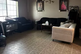 212 N 8th St, Beasley, TX 77417 - Photo 4