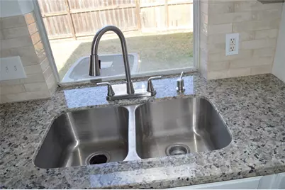 410 Annes Way, Stafford, TX 77477 - Photo 32