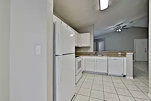 3215 Boynton Dr, Houston, TX 77045 - Photo 6