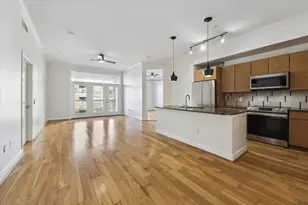 300 St Joseph Pkwy, Houston, TX 77002 - Photo 2