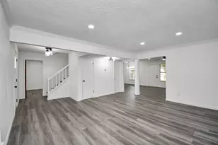 7022 Castleview Ln, Houston, TX 77489 - Photo 4