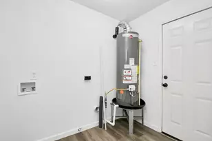 7022 Castleview Ln, Houston, TX 77489 - Photo 32