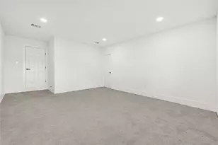 8631 McDade St, Houston, TX 77080 - Photo 12