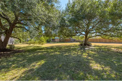 204 Leisure Lane, Friendswood, TX 77546 - Photo 16