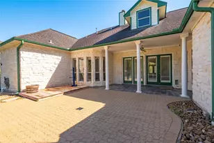 204 Leisure Ln, Friendswood, TX 77546 - Photo 6