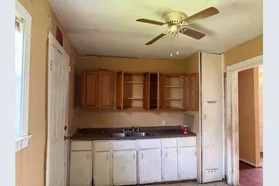 4809 Wenda Street, Houston, TX 77033 - Photo 4