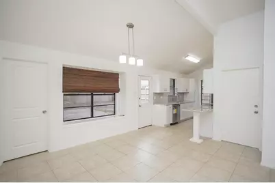 2711 Pheasant Creek Drive, Sugar Land, TX 77498 - Photo 8