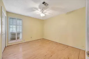 855 Silverpines Rd, Houston, TX 77062 - Photo 18