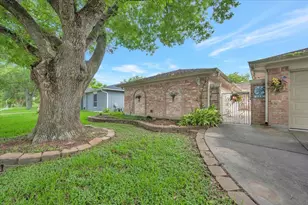 855 Silverpines Rd, Houston, TX 77062 - Photo 2