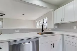 10102 Wiggins, Houston, TX 77029 - Photo 6