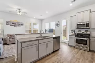 4429 Ibiza Ln, Houston, TX 77045 - Photo 4